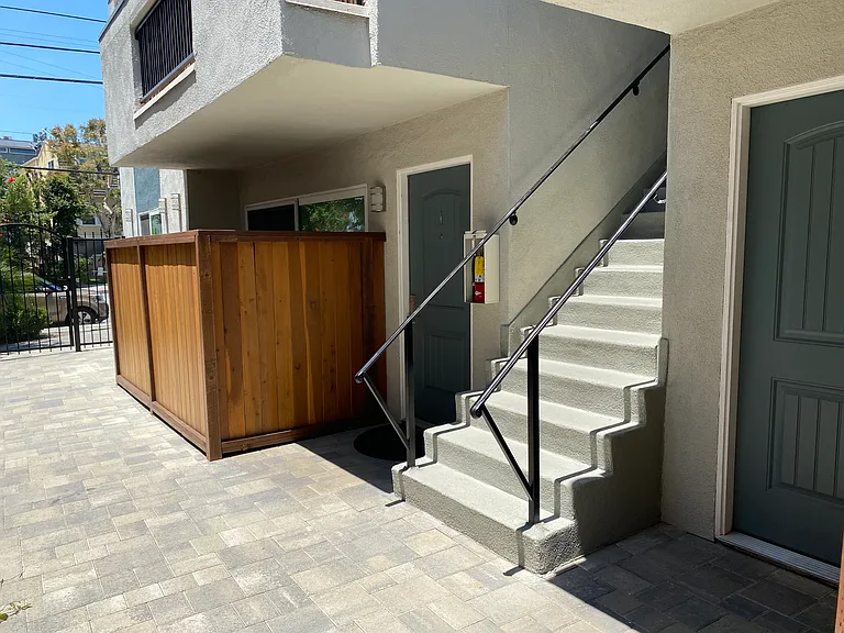 1612 S Bundy Dr #1 — Photo 17