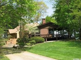 30708 Lake Rd, Bay Village, OH 44140