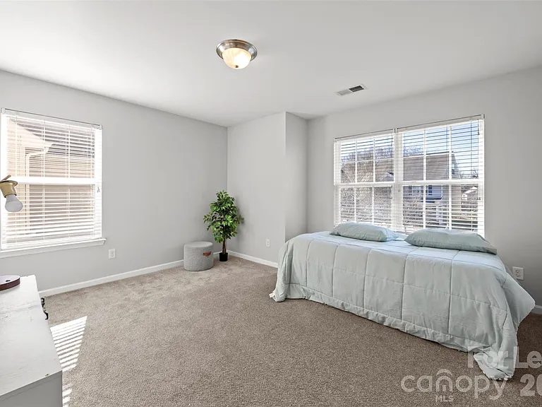 2707 Hunters Moon Ln — Photo 11