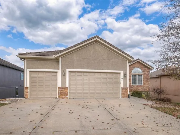 504 NE Sienna Pl, Lees Summit, MO 64064