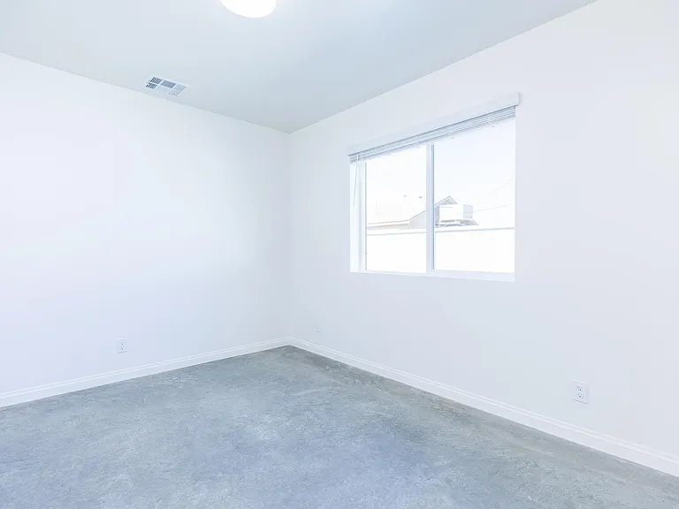 223 W Haloid Ave #B — Photo 15