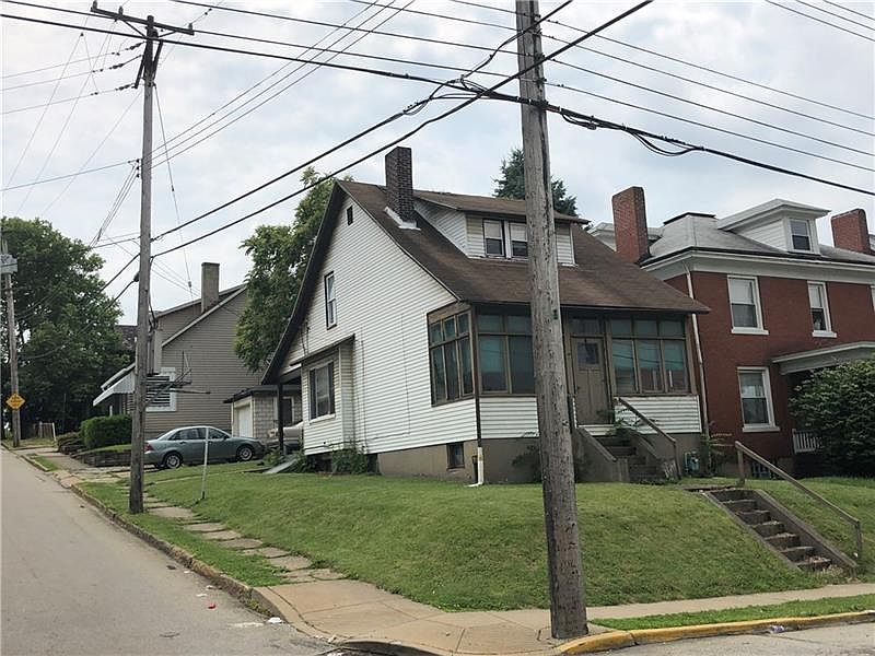 2nd image of 3330 Versailles Ave