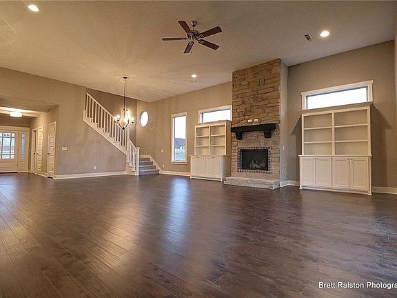 4th image of 2521 S Cobalt Ave