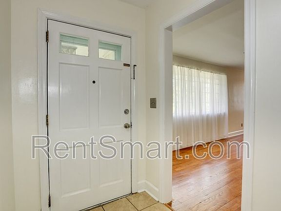 2nd image of 1213 Lake Ave