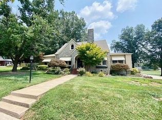 199 2nd St SW, Taylorsville, NC 28681