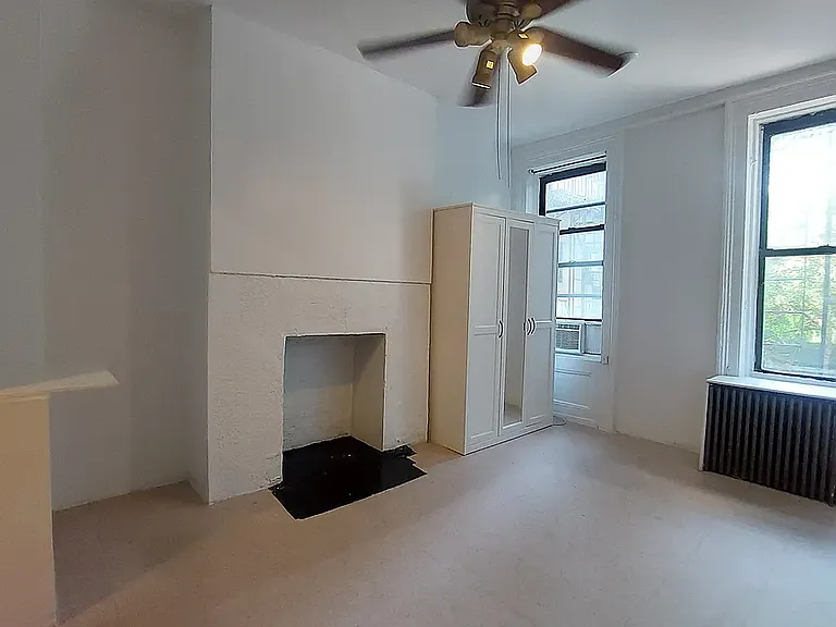 39 1st Ave #1 — Photo 1