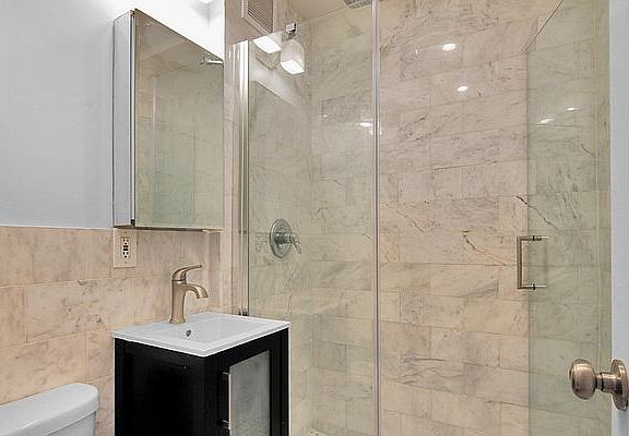 4th image of 1709 2nd Ave #2E