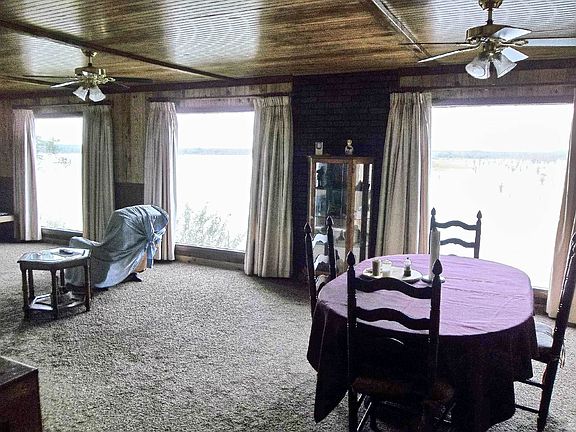 4. FAIRCHILD L Upper Den Left