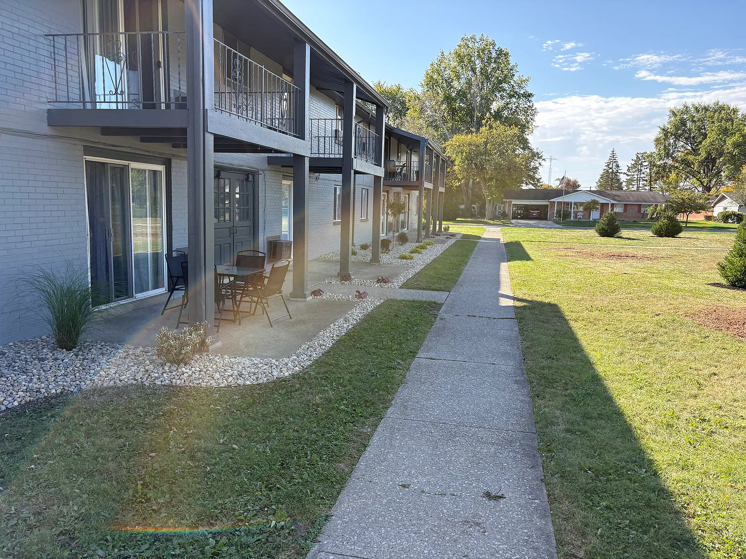 2 bed, 1000 sqft, $1,200 — Photo 3