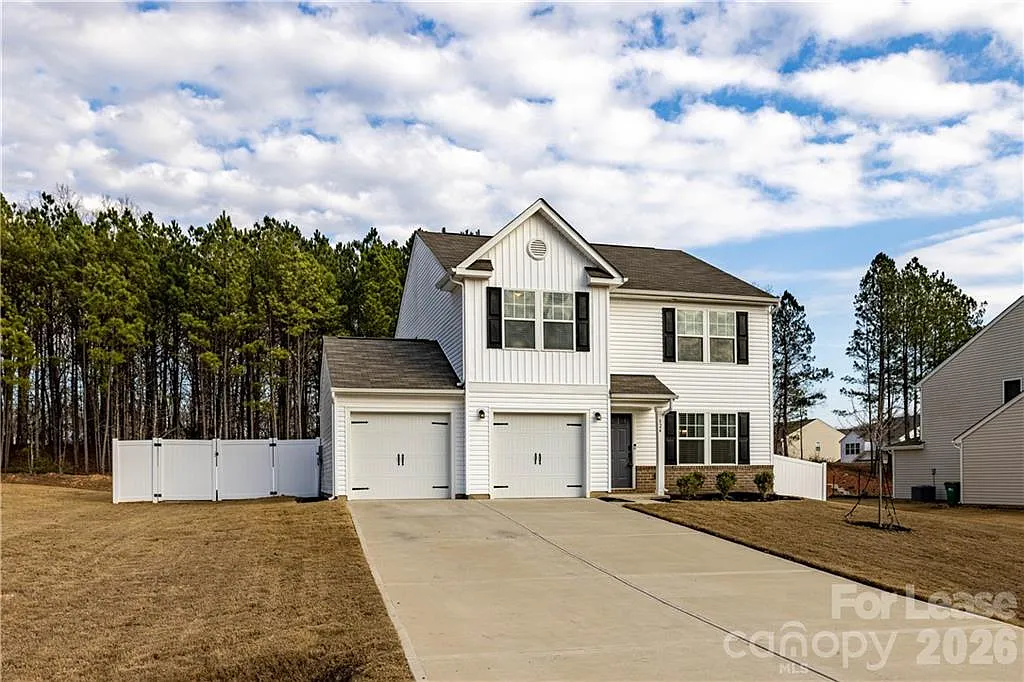 Building Photo - 824 Yorkshire Dr