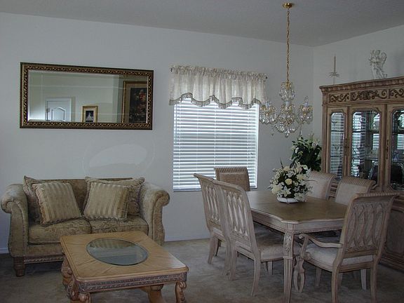 Living/dining combo