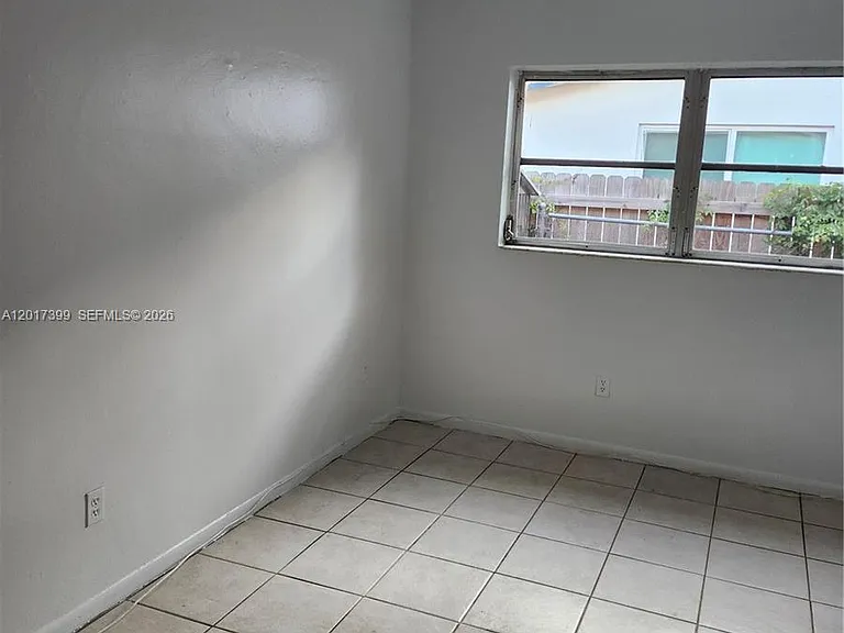 3901 SW 51st St #3903 — Photo 8