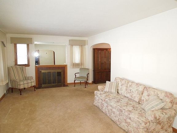 2nd image of 498 Highland Ct