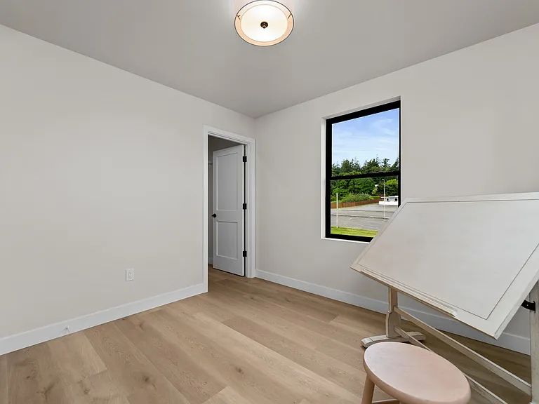 2914 K Ave — Photo 17