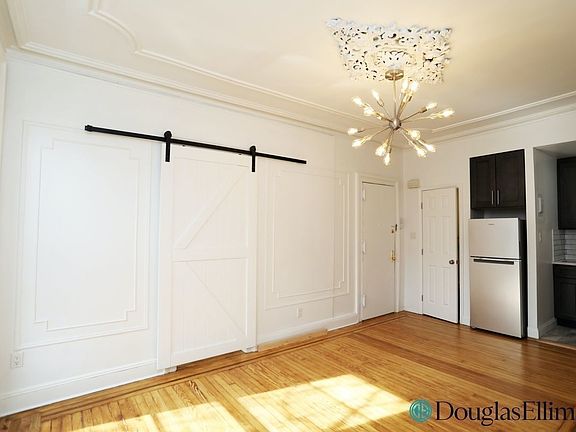 3rd image of 469 Myrtle Ave #2A