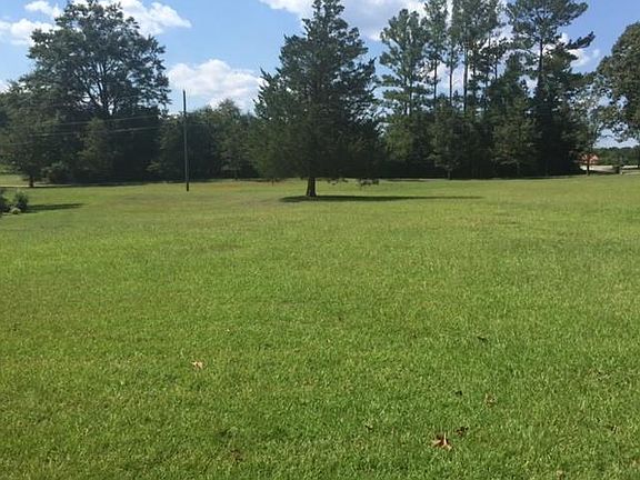 4th image of 295 Hillcrest Dr