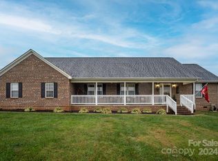 2431 Carriage Ln, Lincolnton, NC 28092