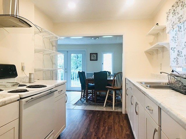 1st image of 211 N Arbor Park