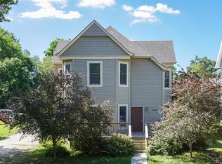 610 W Market St #1, Bloomington, IL 61701