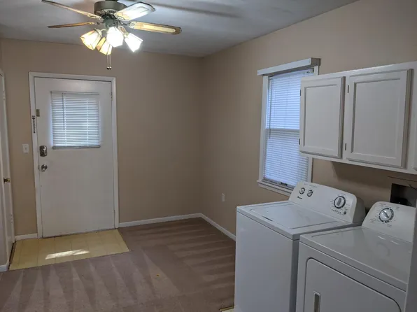 523 Bertrand St, Manhattan, KS 66502