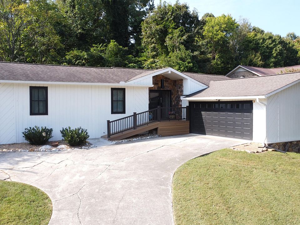 1st image of 947 Mountain Laurel Rd