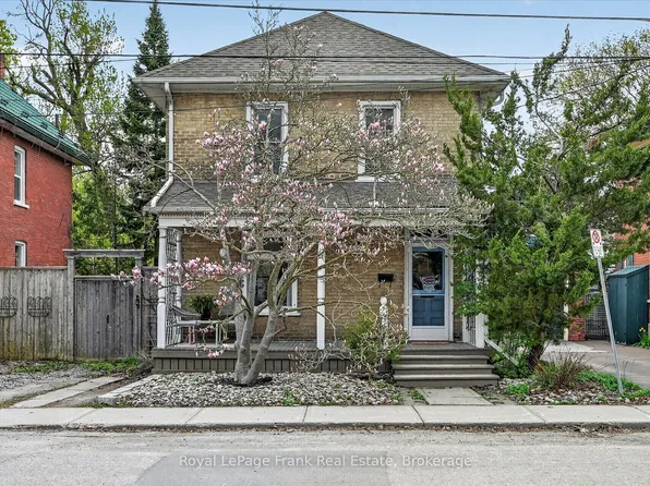 273 William St, Peterborough, ON K9J 5E5