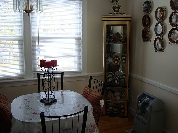 5th image of 1102 Highland Dr