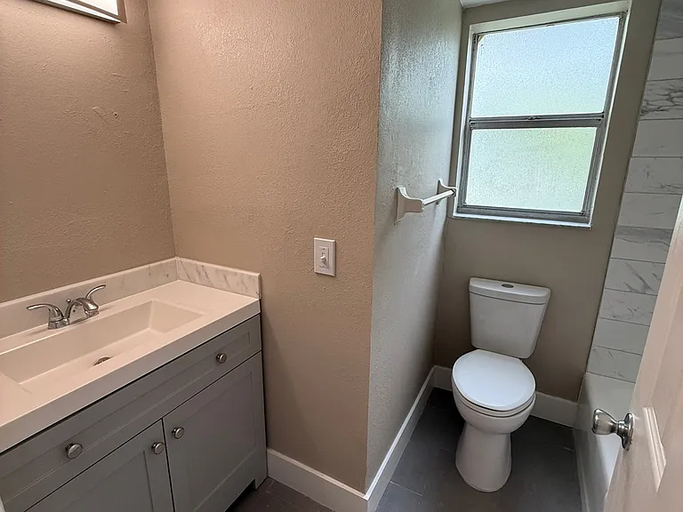 3315 Barnsdale Dr #B-6 — Photo 11
