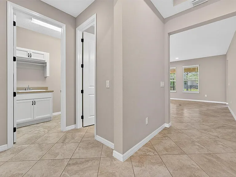3637 NW 56th Ave — Photo 10