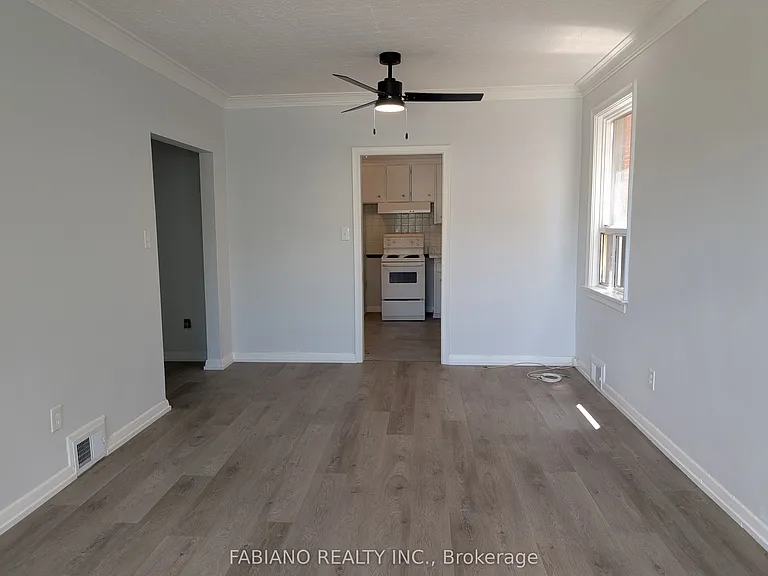 5 Hertford Ave #2 — Photo 4