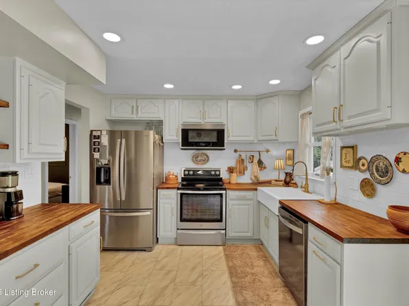 2216 Alice Kay Dr, Louisville, KY 40214