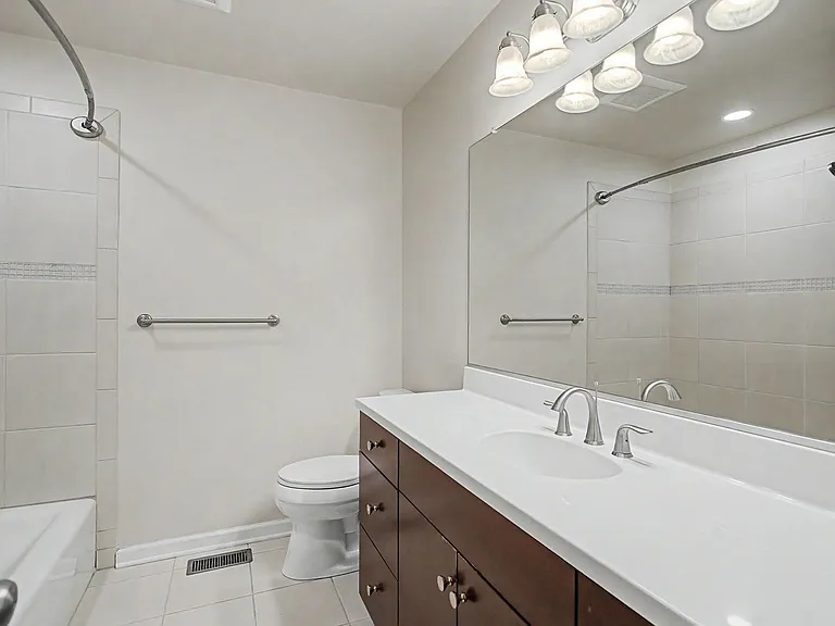 128 Stone Lake Ct — Photo 13