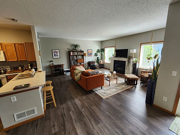 2nd image of 3694 Abercrombie Ln