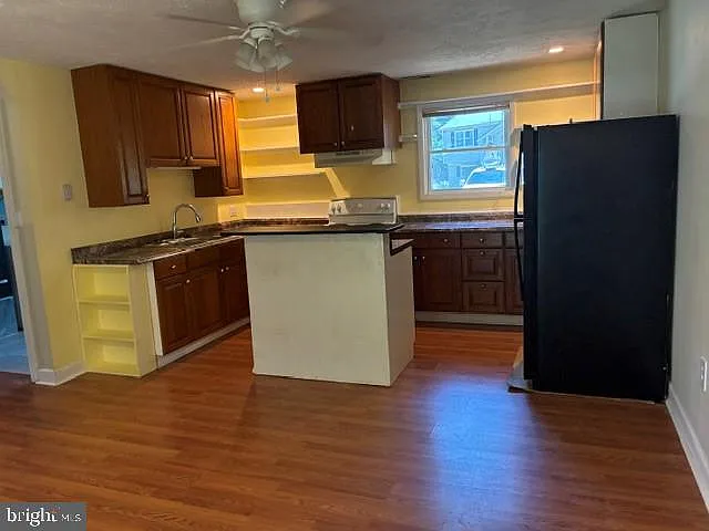 22240 Hawthorne Way — Photo 26