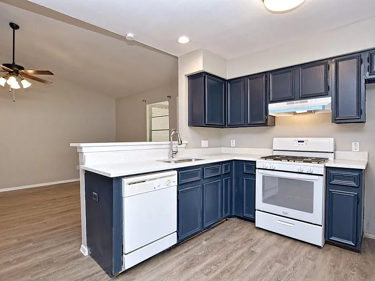 2408 Berkett Dr #B — Photo 3