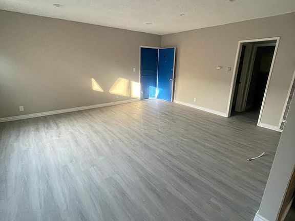 4th image of 20006 Roscoe Blvd #42
