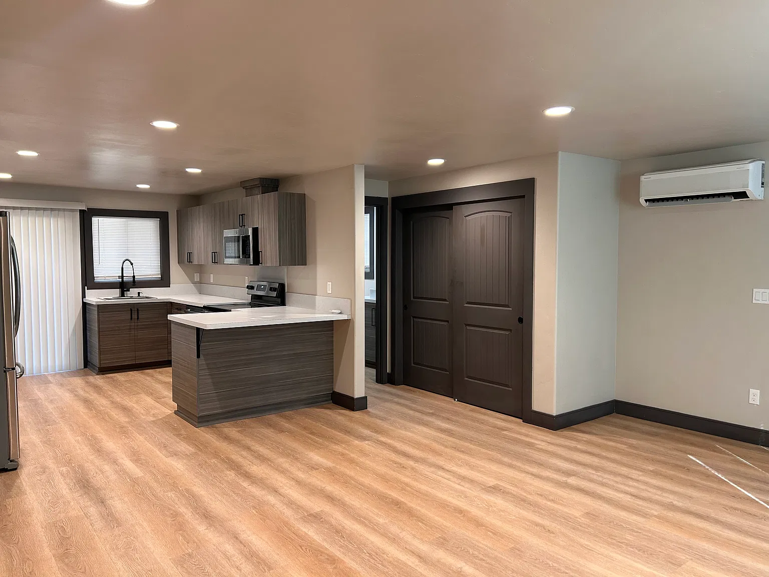 2 bed, 900 sqft, $1,800 — Photo 3