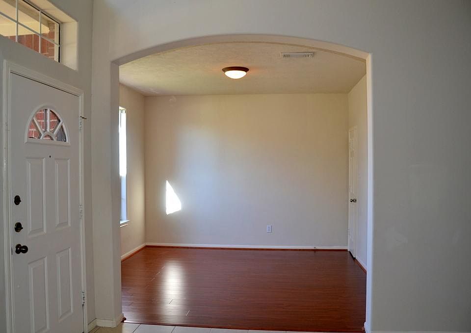 1st image of 8511 Ivanhoe Springs Dr