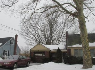 90 Crescent St, Closter, NJ 07624