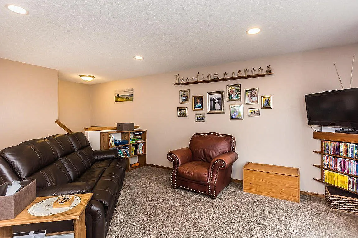 4 bed, $2,800 — Photo 3