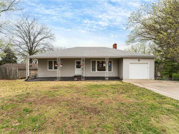 2414 N 49th St, Kansas City, KS 66104