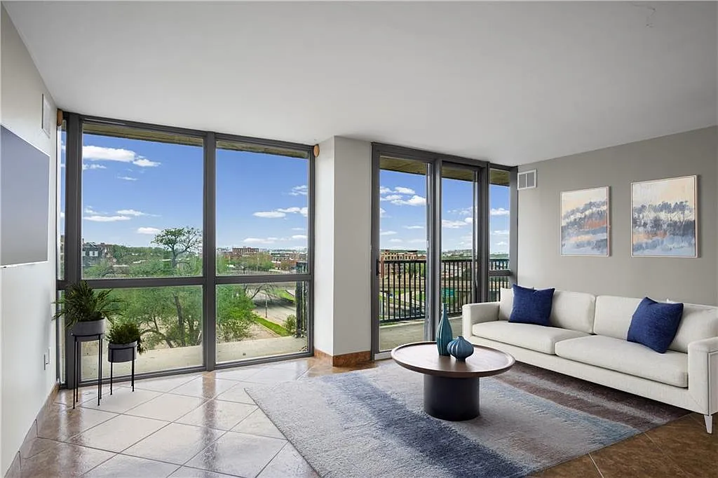 2 bed, 901 sqft, $1,650 — Photo 1