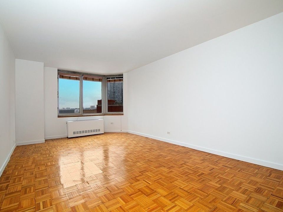 1st image of 500 W 43rd St APT 21A