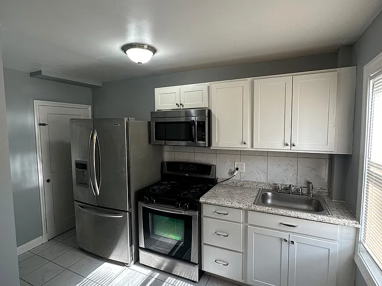 3611 Kenyon Ave — Photo 3