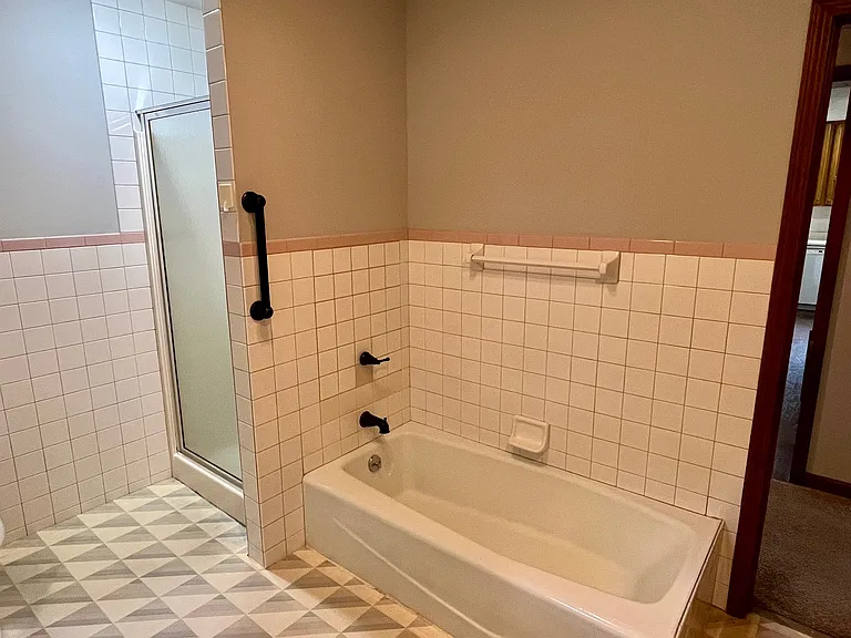 311 Clinton St — Photo 4