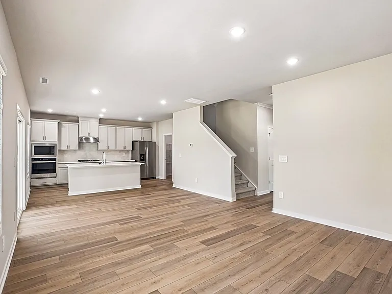 528 Southland Dr — Photo 12
