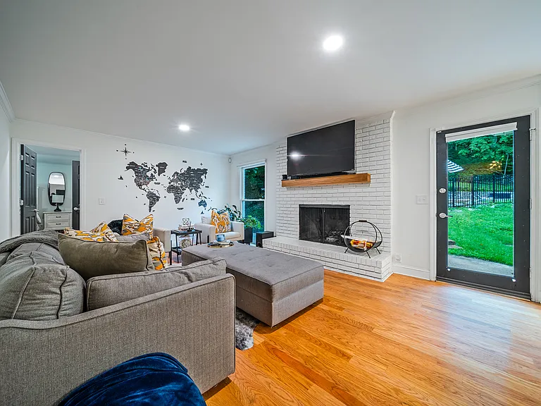 6616 Valley Dr — Photo 22