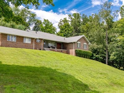 3101 N Greystone Dr, Morgantown, WV, 26508