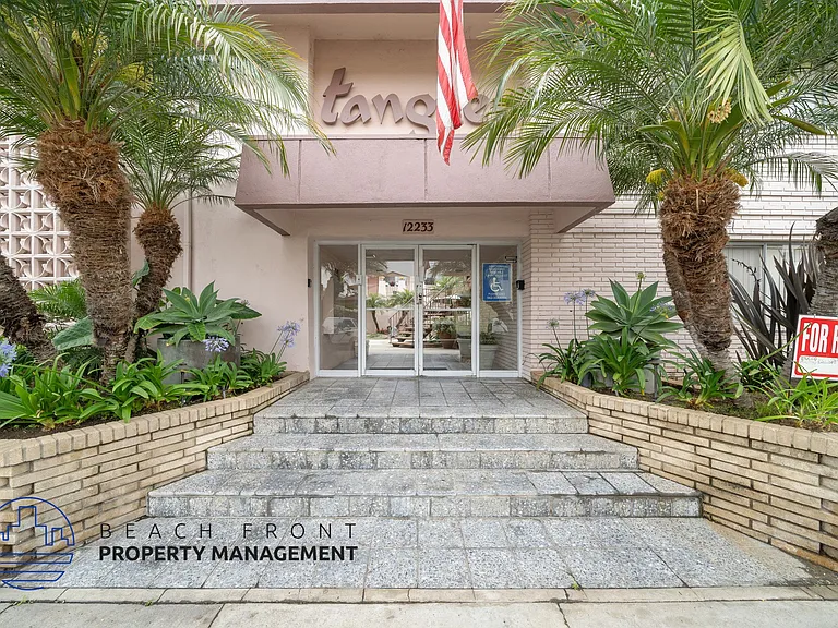 12233 Manor Dr. — Photo 16