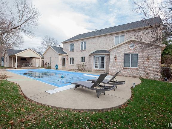 3rd image of 501 Park Plaza Dr